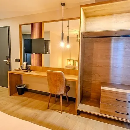 Hotel Leliko 3*